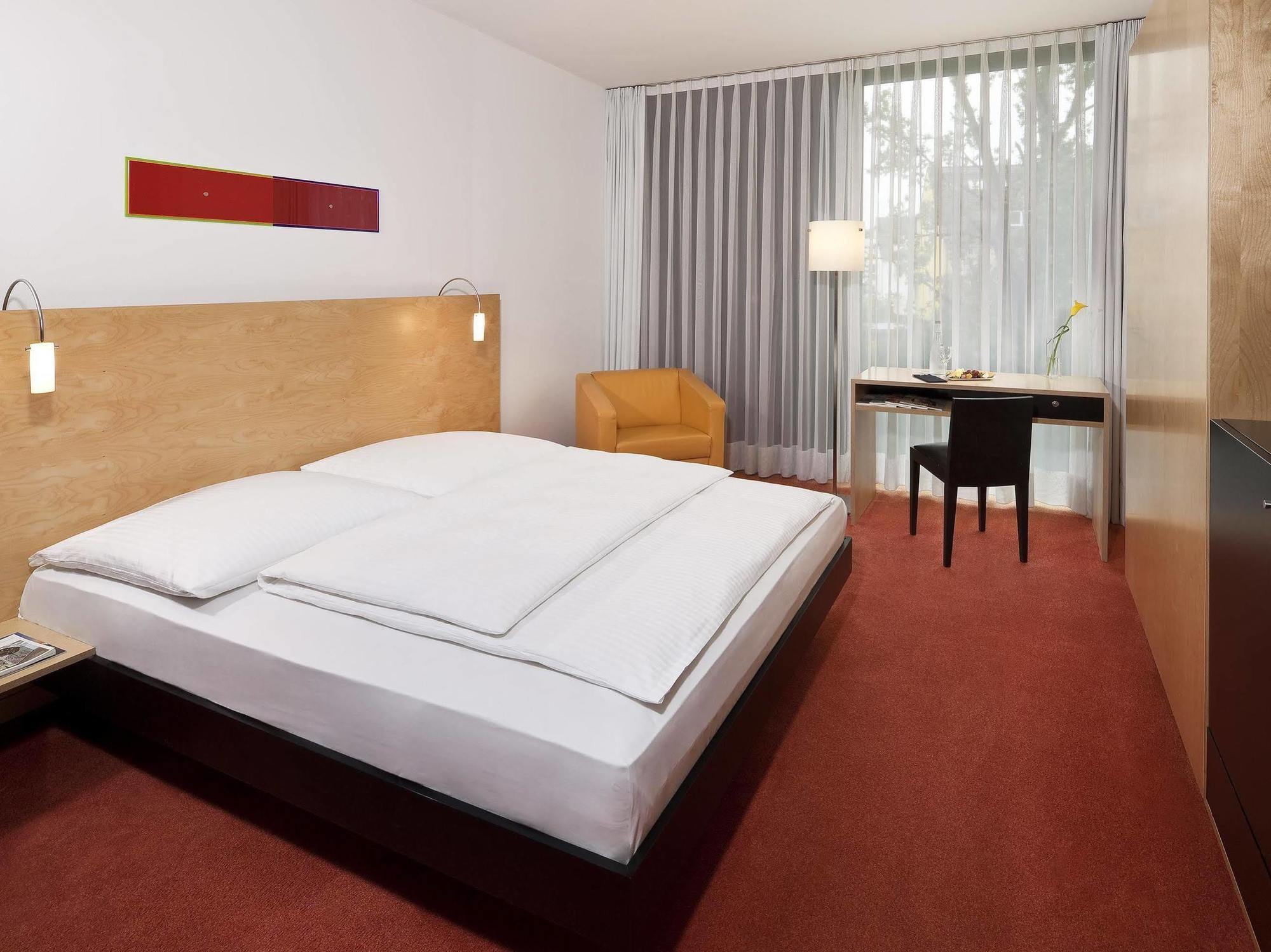 Innside By Melia Duesseldorf Seestern Bagian luar foto
